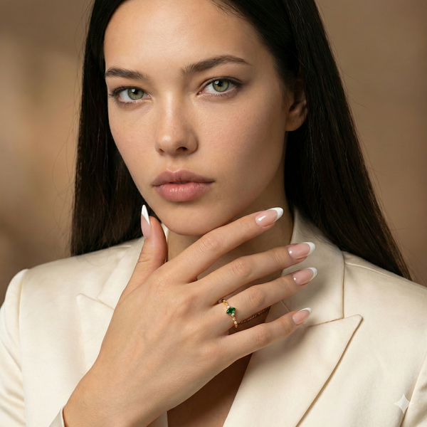 טבעת אמרלד וזרקוניה בעיצוב גיאומטרי